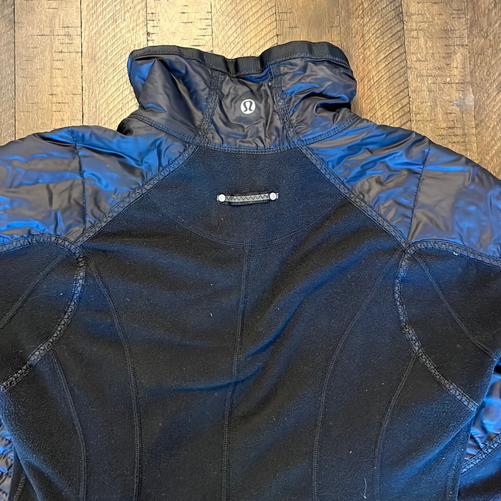 LuluLemon black zip puffer